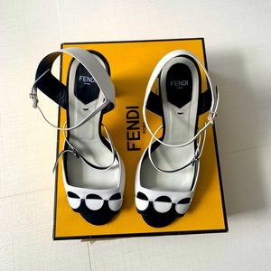 Fendi Sandals 39 (8.5 US)